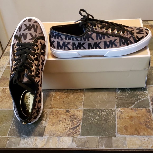 MICHAEL Michael Kors Shoes - ****BNWOT****Michael Kors Jacquard Lace Up shoes